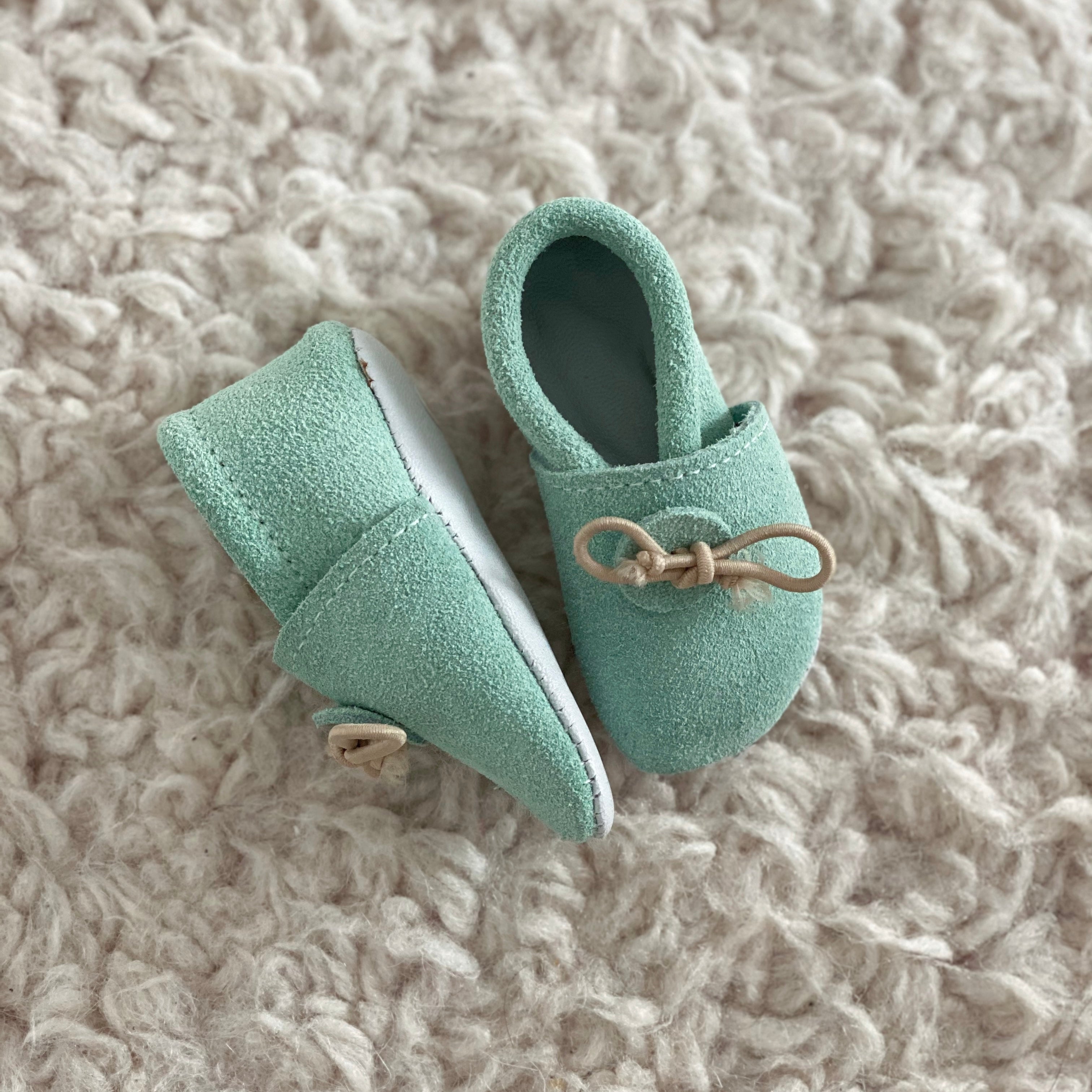 Baby slippers green